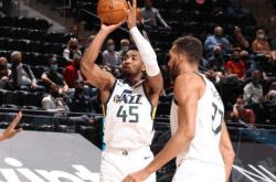 华体会官网-步行者翻盘鹈鹕，戈贝尔状态火热的简单介绍