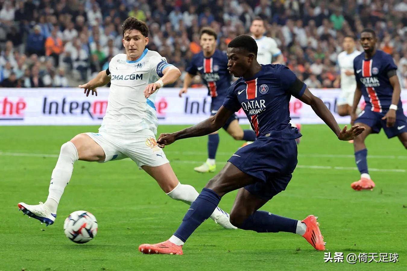 汉堡主场击败勒沃库森,豪取三分 汉堡主场击败勒沃库森,豪取三分