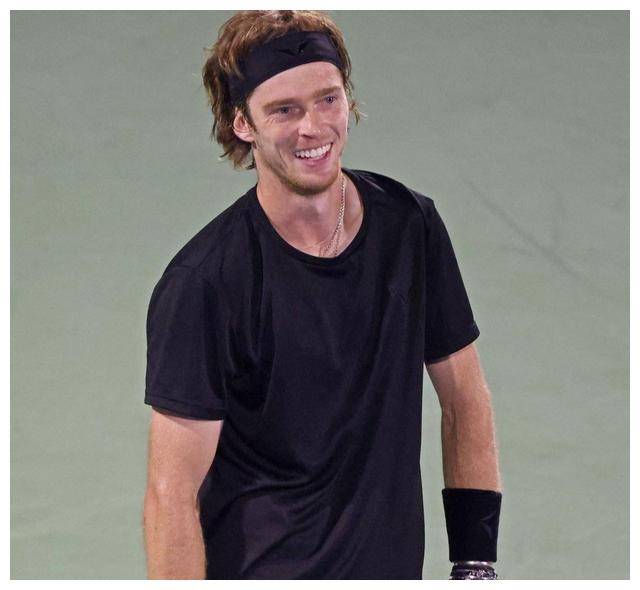 包含意大利网球队血洗英国网球队,梅德韦杰夫完成帽子戏法的词条 包含意大利网球队血洗英国网球队,梅德韦杰夫完成帽子戏法的词条